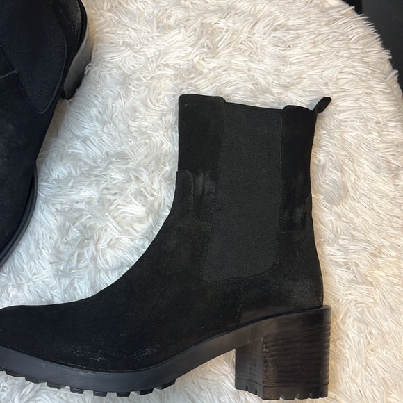 Women’s Emanuele Crasto Black Chelsea Distressed Suede Lug Sole Boots Size 10 - Picture 9 of 16